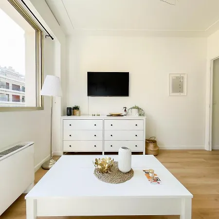 Bord De 3 * Μεντόν