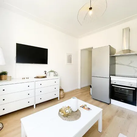 Bord De 3 Διαμέρισμα *