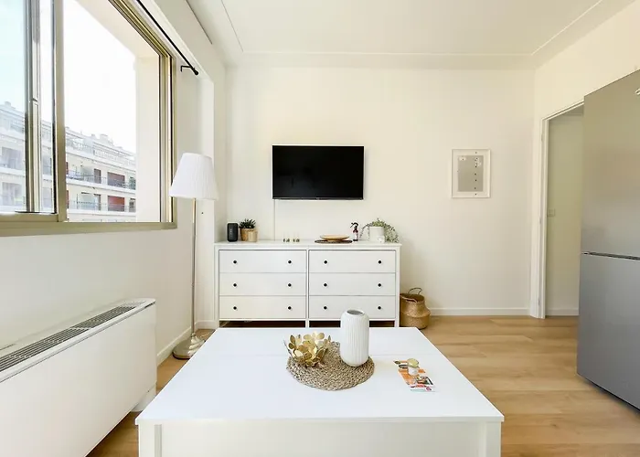 Bord De 3 * Μεντόν